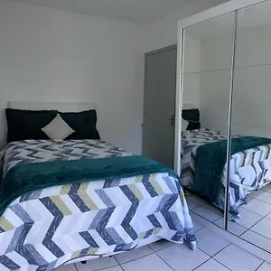 Apartamento Familiar Com Estacionamento Apartamento